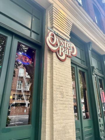 Dan_Louis_Oyster_Bar